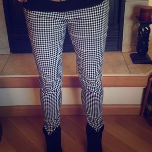 Checkered skinny maternity pants